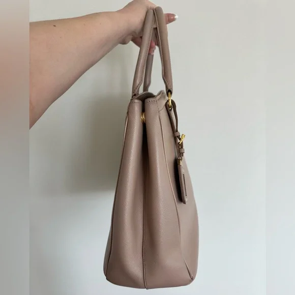 Prada Saffiano Lux Galleria Taupe Leather - Medium Size - Picture 4 of 10